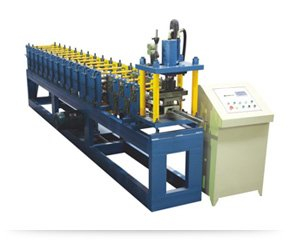 Máquina formadora de rollos de puerta de persiana