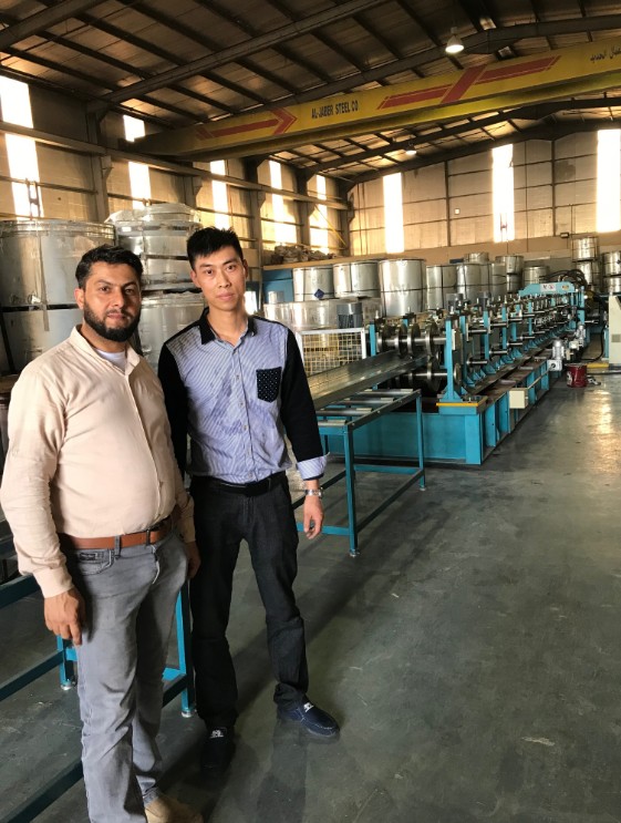 M&Aacute;QUINA FORMADORA DE ROLLOS DE CORREA Z 2