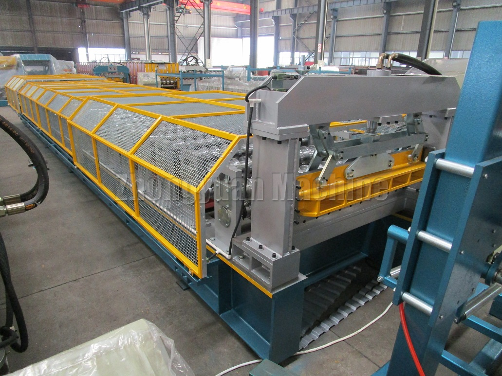 Máquina formadora de rollos de techo de metal con perfil T8 y controlador Mitsubishi de por vida de 15 años con certificado CE 