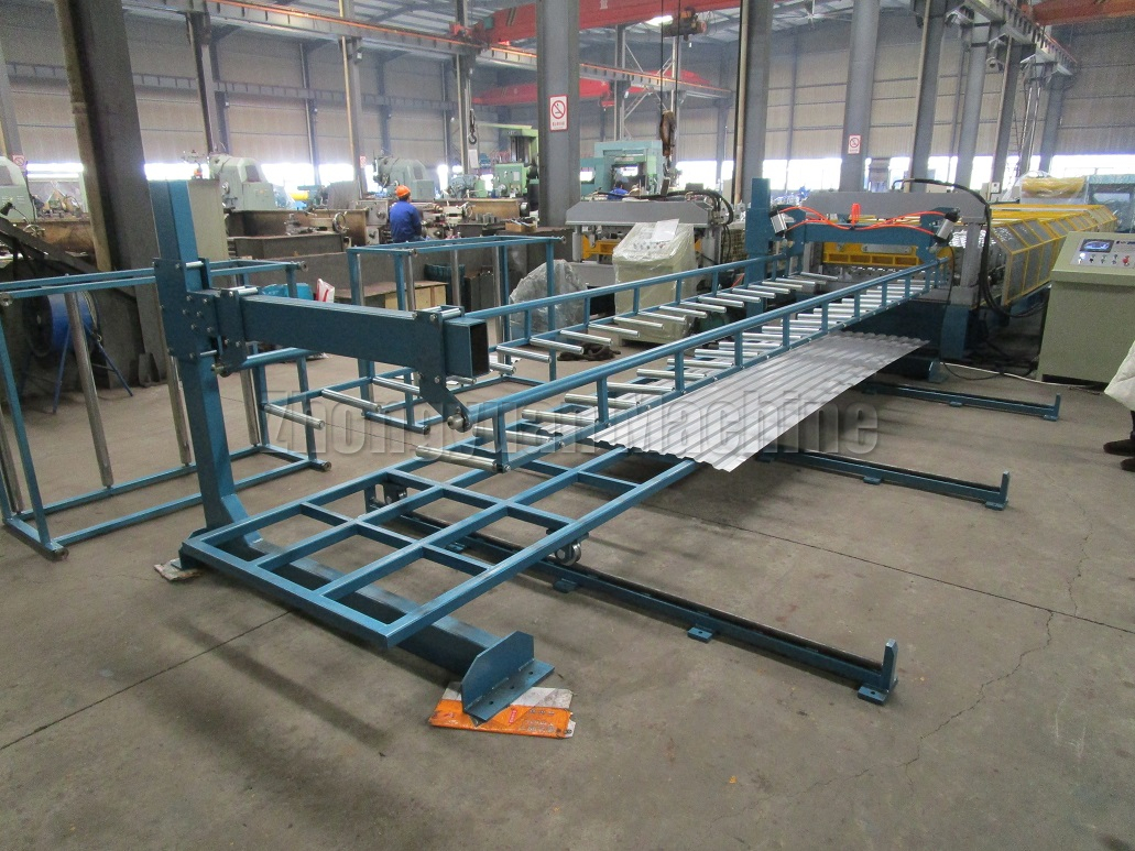 Máquina formadora de rollos de techo de metal con perfil T8 y controlador Mitsubishi de por vida de 15 años con certificado CE 