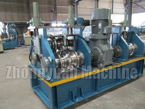 para-carreteras2.jpgM&aacute;quina-formadora-en- 