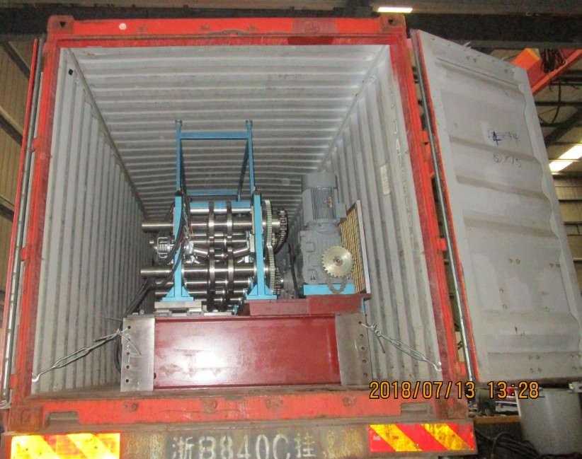 Entrega de la máquina perfiladora de correas intercambiables CZ automática Zhongyuan a un país de América del Norte 