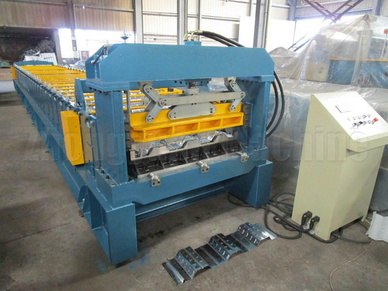 Rodillo de la cubierta del metal que forma la máquina