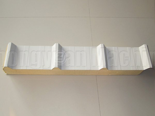 El panel de la azotea del emparedado de la PU