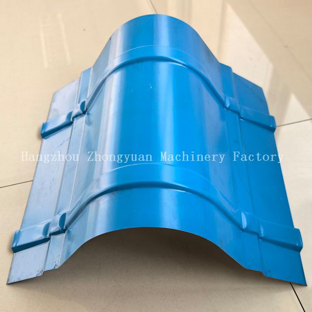 Máquina formadora de rollos superiores para techos de zinc con tapa de cresta