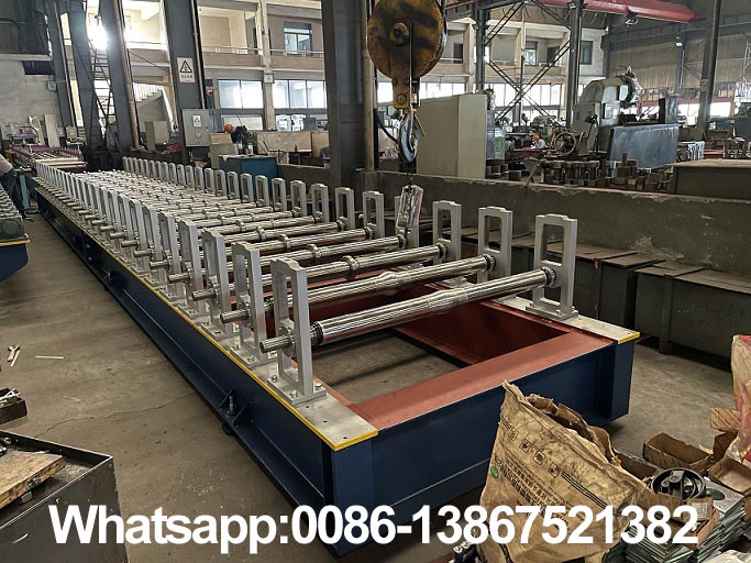 M&aacute;quina perfiladora de paneles de techo Zhongyuan