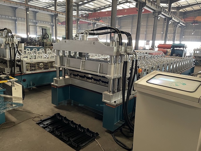 M&aacute;quina formadora de rollos de tejas esmaltadas de metal Zhongyuan