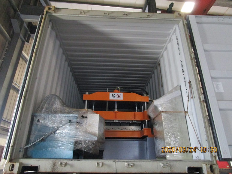 M&aacute;quina perfiladora de tejas escalonadas Zhongyuan