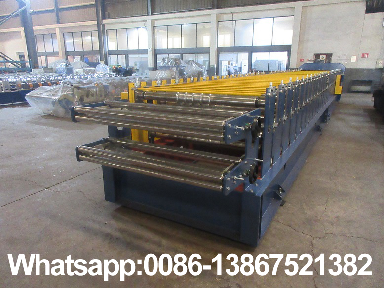 M&aacute;quina perfiladora de paneles de techo de doble capa Zhongyuan