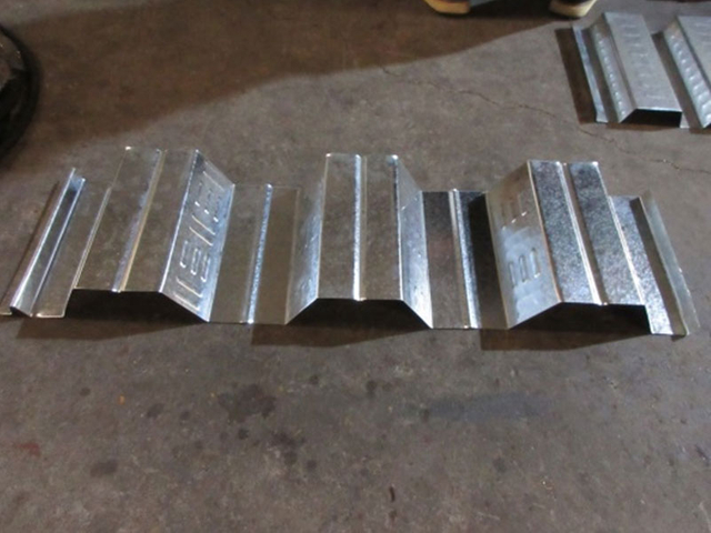 Producido-por-máquina-formadora-de-rollos-de-doble-capa-para-cubiertas-de-piso-2