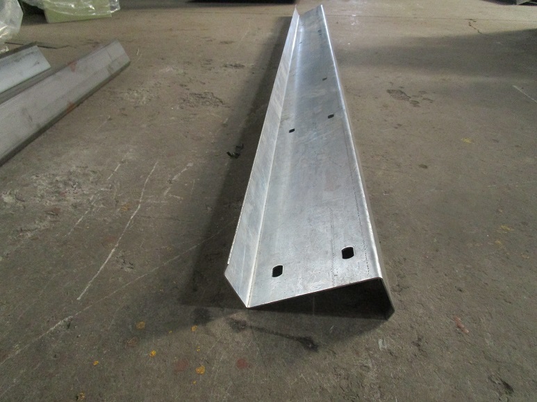 M&aacute;quina perfiladora de correas z perforadas zhongyuan