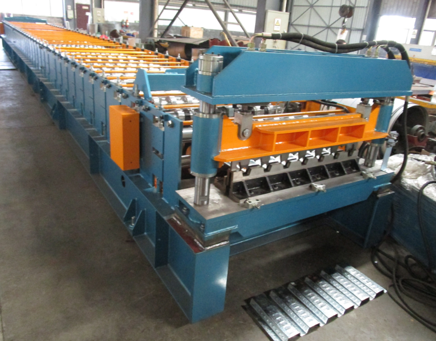 M&aacute;quina formadora de rollos de l&aacute;minas para terrazas zhongyuan