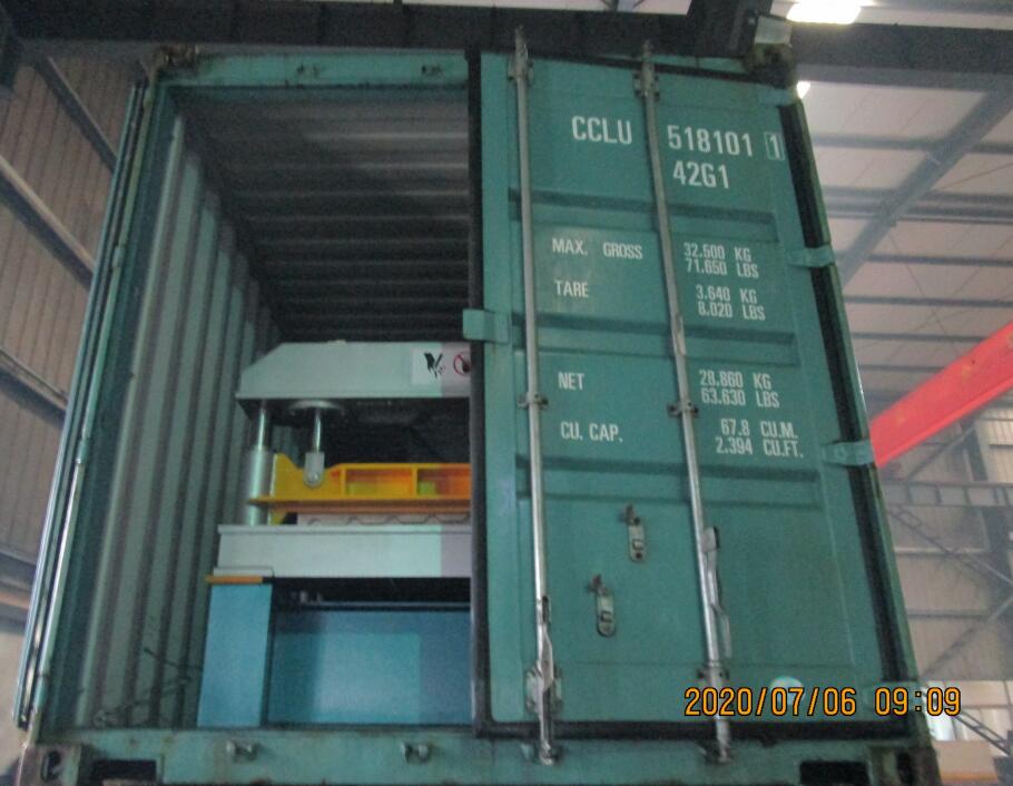 Máquina perfiladora de paneles R101 a México el 6 de julio de 2020