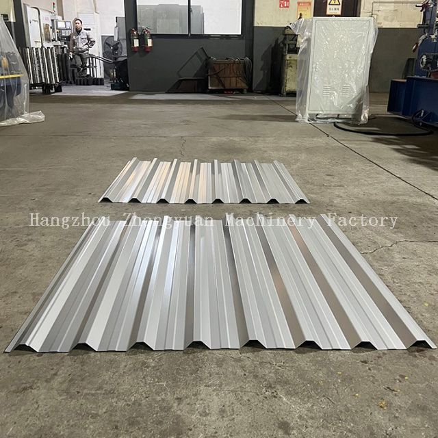 Máquina perfiladora de láminas para techos de doble capa con corte volador