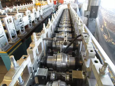 Roller-Shutter-Machine