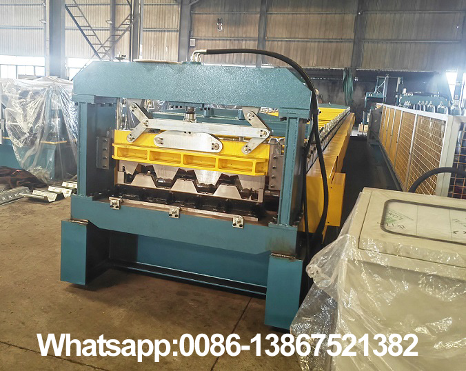 M&aacute;quina formadora de rollos de l&aacute;minas para terrazas Zhongyuan