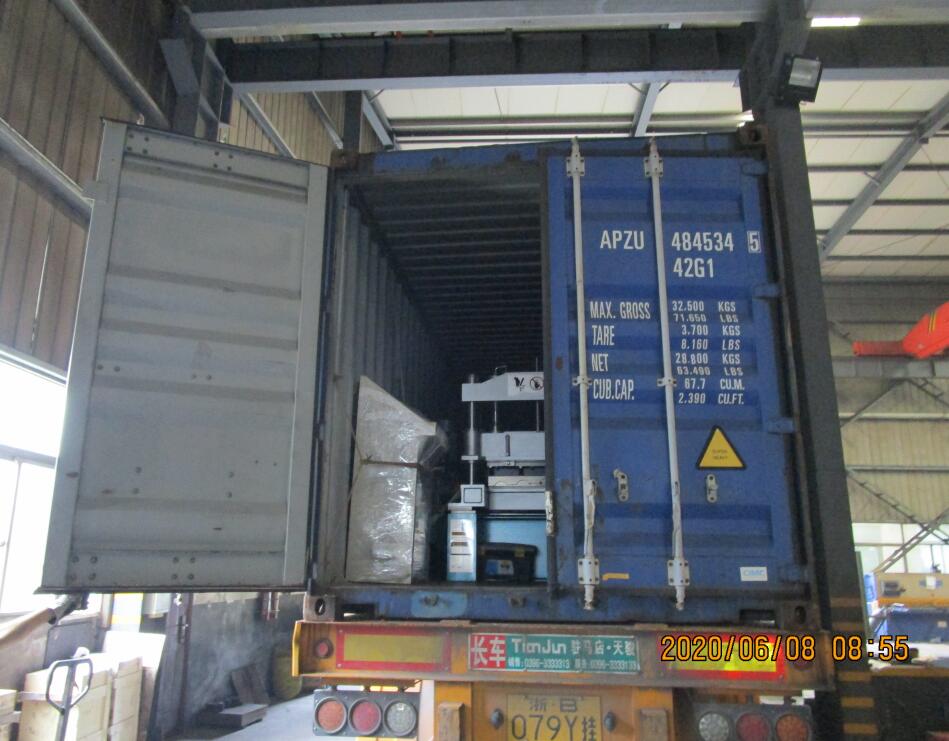 Máquina perfiladora de tejas escalonadas entregada el 8 de junio de 2020