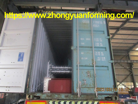 M&aacute;quina de l&aacute;minas de techo corrugado zhongyuan con corte volador