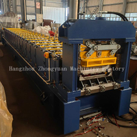 Máquina formadora de rollos para techos con junta alzada