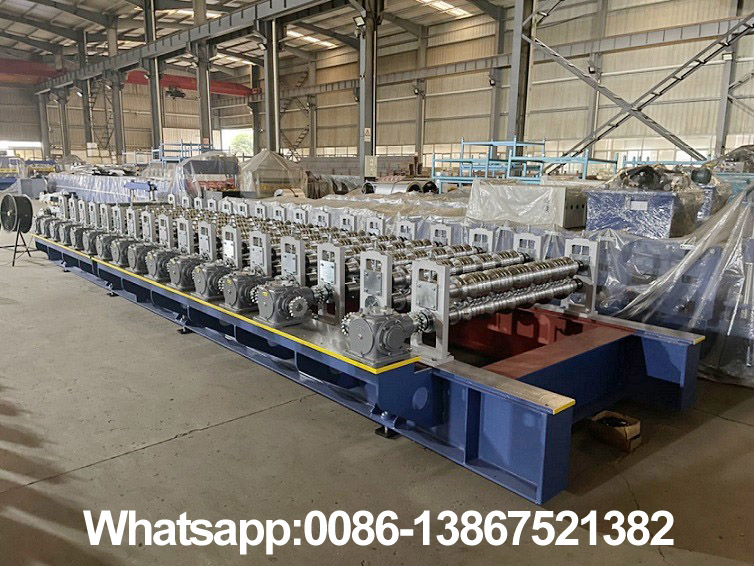 M&aacute;quina formadora de rollos de tejas escalonadas para techos de metal Zhongyuan