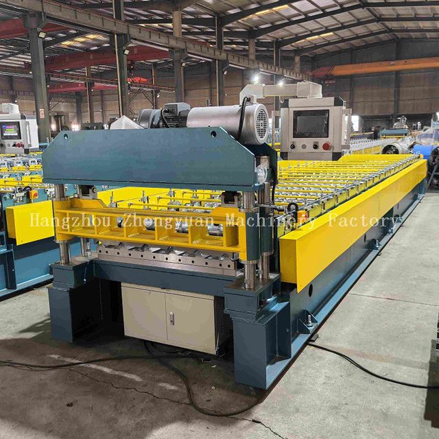 Máquina perfiladora de paneles de techo de metal con corte eléctrico