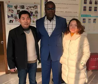 Cliente de la máquina perfiladora de tejas escalonadas el 18 de enero de 2019