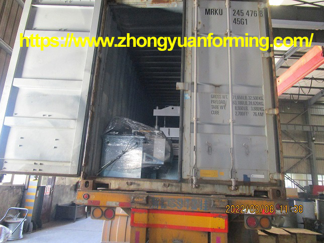 M&aacute;quina para fabricar rollos de tejas escalonadas zhongyuan