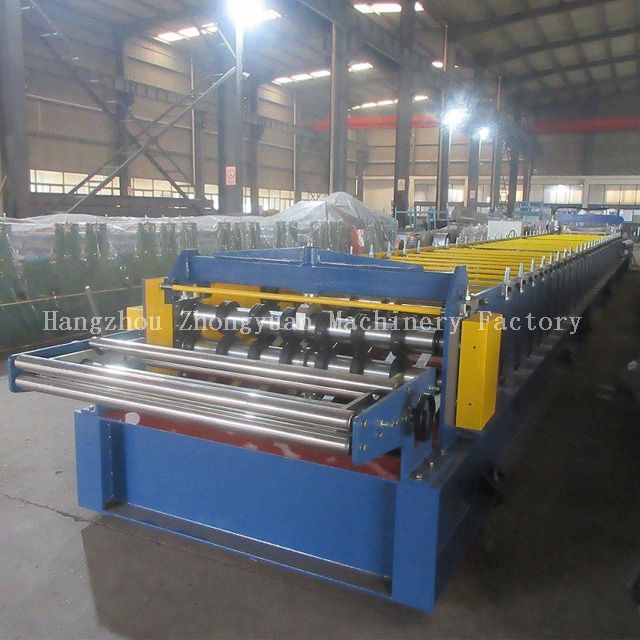 Máquina perfiladora de plataformas metálicas con corte volador