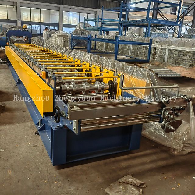 Máquina formadora de rollos para techos con junta alzada