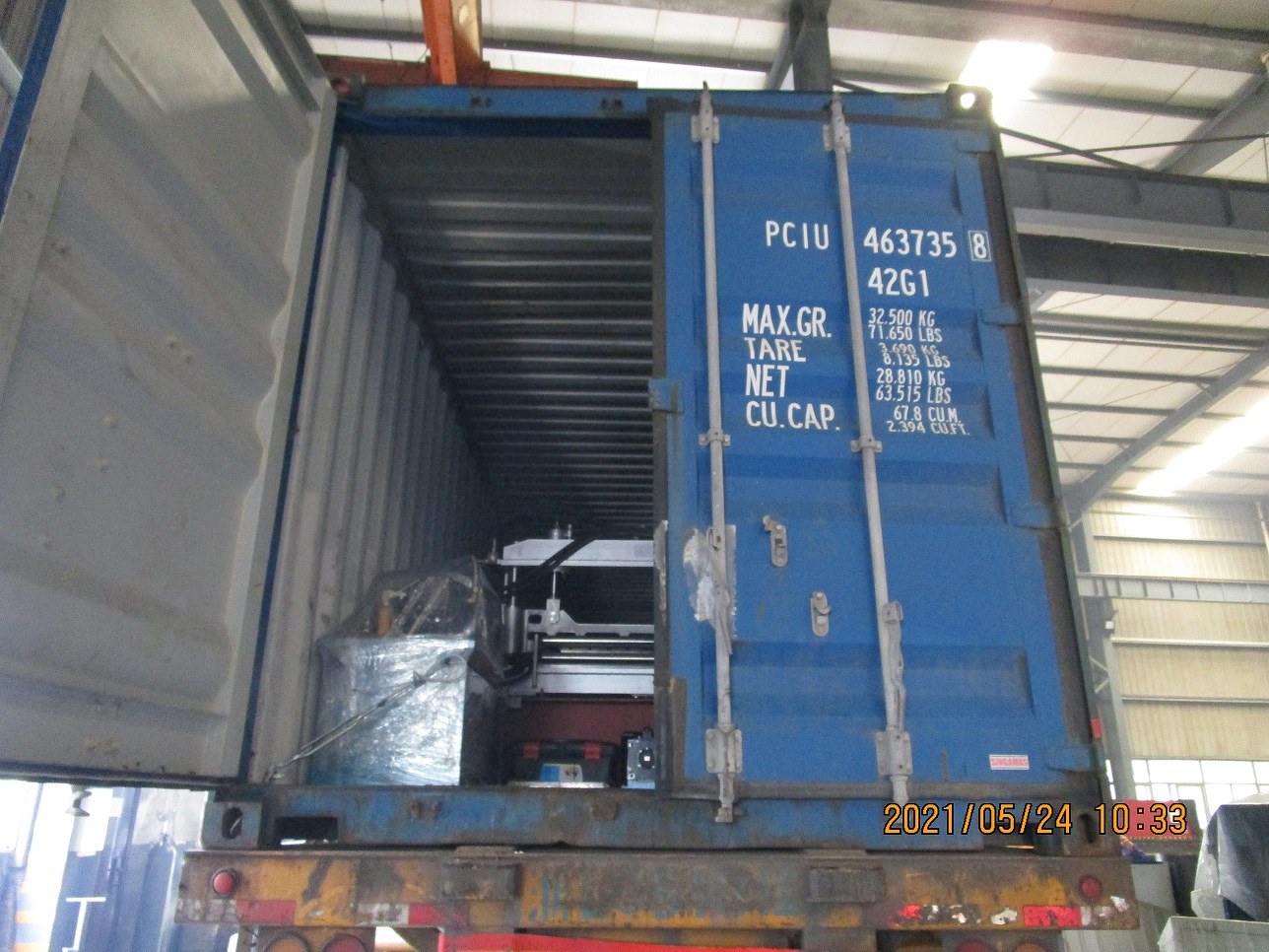 M&aacute;quina para fabricar l&aacute;minas de metal para techos zhongyuan con corte volador