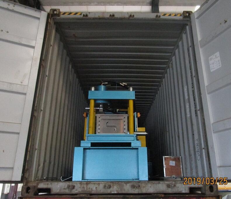 03.25 z M&Aacute;QUINA FORMADORA DE CORREAS A LA INDIA