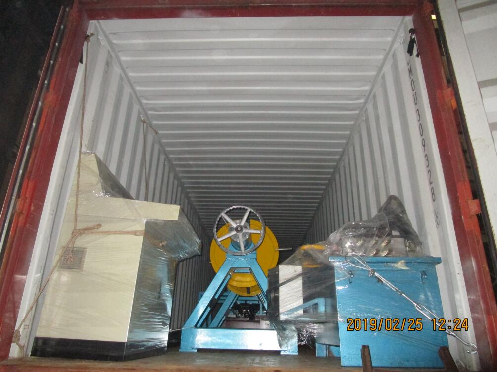 M&aacute;quina perfiladora de correas Dominica